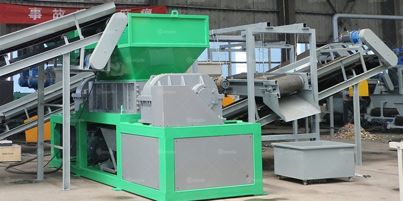 Double-shaft shredders